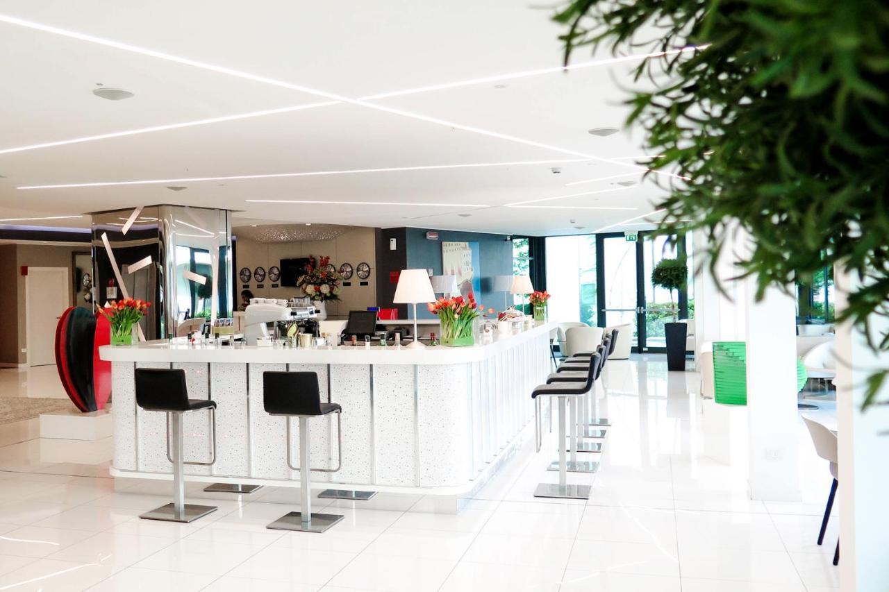 Hotel Ibis Styles Milano Melegnano Carpiano Exterior foto