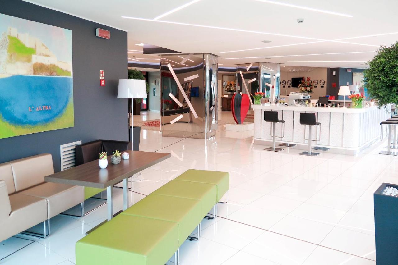 Hotel Ibis Styles Milano Melegnano Carpiano Exterior foto