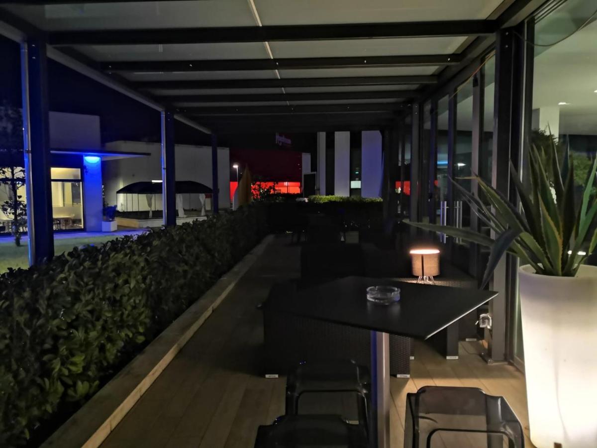 Hotel Ibis Styles Milano Melegnano Carpiano Exterior foto